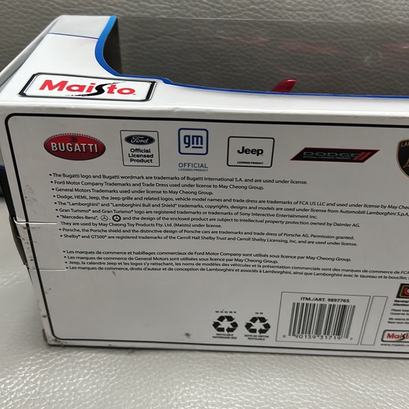 Maisto 1:18 Scale Die Cast Model Car Bugatti Divo Special Edition, New - Picture 4 of 7